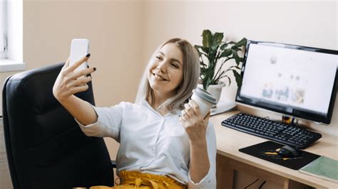socialmediagirls|Empowerment and Connection: Exploring the Impact of Social Media Gi.